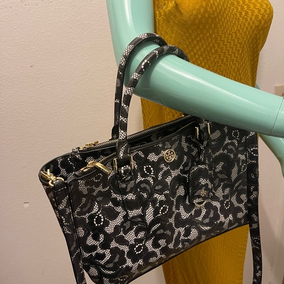 Tory Burch Robinson lace - Picture 5 of 7